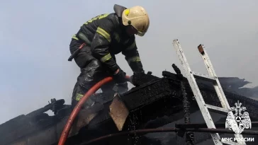 Фото: МЧС опубликовало видео с места пожара в кемеровском посёлке Металлплощадка 3