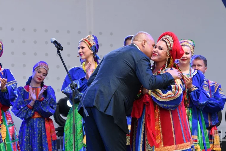 Фото: В Кемерове началась церемония открытия Дней Москвы на площади Советов 4
