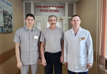 Фото: Кузбасские медики первыми за Уралом провели редкую операцию пациенту с раком мочевого пузыря 1