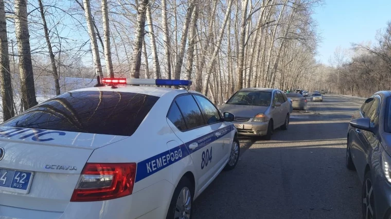 Фото: Один человек погиб в тройном ДТП в Кемерове 2