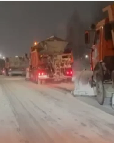 Глава Кемерова проверил ночной вывоз снега из города