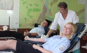 В Кузбассе сотрудница полиции спасла жизнь ребёнку, став донором костного мозга
