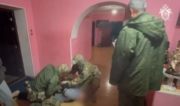 Фото: В Кузбассе подрядчик сорвал строительство школы за 2 млрд рублей: заместитель задержан, гендиректора ищут 1