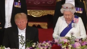 Фото: СМИ: Трамп заснул во время тоста Елизаветы II 1
