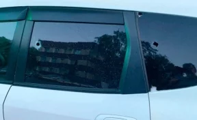 Кузбасские полицейские задержали водителя BMW, обстрелявшего машину с ребёнком