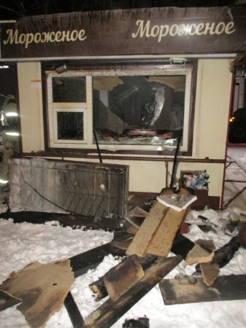 Фото: Трое кузбассовцев получили условный срок за поджог киосков с мороженым 1