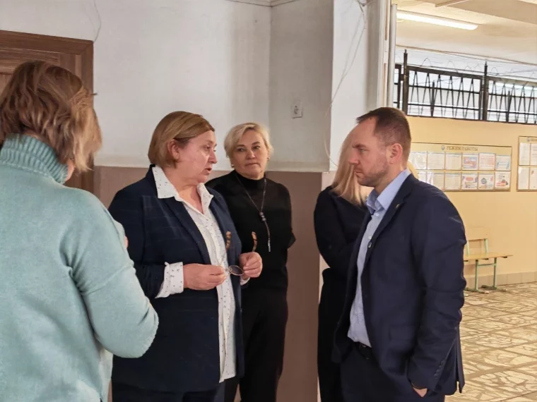 Фото: В Кузбассе экстренно закрыли школу из-за аварийного состояния 1