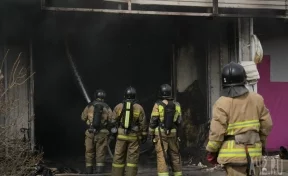 Крупное возгорание на нижегородском заводе «Лукойла» после атаки БПЛА тушат с помощью пожарного поезда