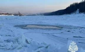 В Иркутской области автомобиль провалился под лёд, погибла женщина