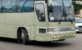 «Угрожает пассажирам»: кемеровчанка пожаловалась на водителя автобуса