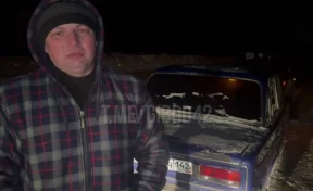 В Кузбассе полицейские помогли водителю заглохшей на дороге в мороз машины