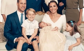 Британская армия опубликовала уникальное фото мужа и детей Кейт Миддлтон с волкодавом 
