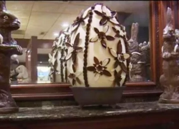 Фото: В США изготовлено гигантское шоколадное пасхальное яйцо 1