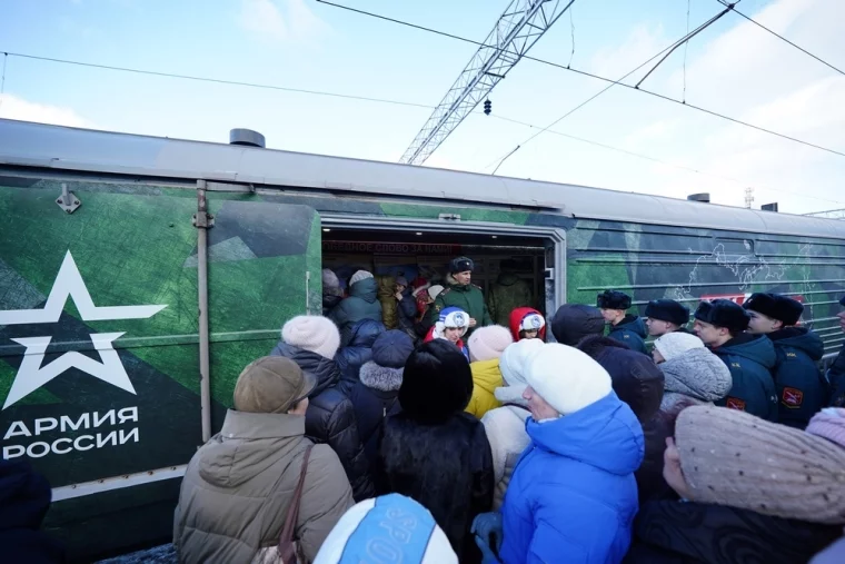 Фото: В Кемерово прибыл тематический поезд Минобороны РФ 5
