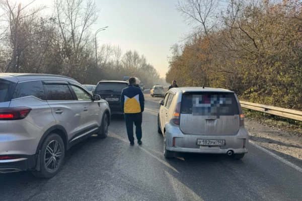 В Новокузнецке ищут очевидцев ДТП с участием BMW X5 на Ильинском шоссе