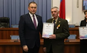 Мэр Кемерова наградил общественников 