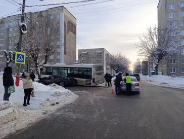 Фото: Во Владимирской области в ДТП с автобусом пострадали 7 пассажиров 1