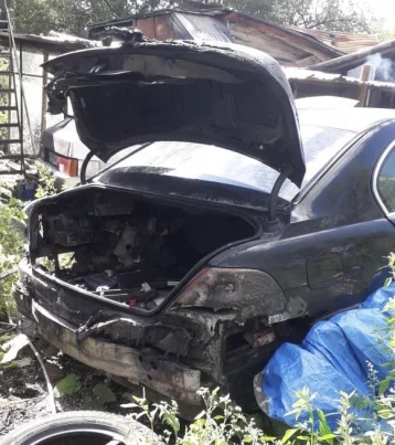 Фото: Кузбассовец поджёг автомобиль соседа после конфликта из-за мусора 1