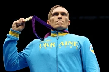 Фото: Боксёр Усик отказался быть Героем Украины 1