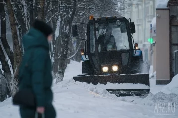 Фото: В Кемерове на уборку города от снега вышло более 100 единиц техники 1