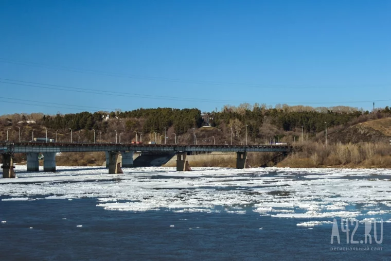 Фото: В Кемерове на Томи начался ледоход 7