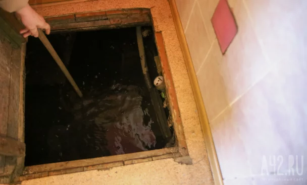 «На улице снег, вода прибывает»: жители Белова из зоны подтопления снова попросили о помощи