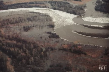 Фото: В Кузбассе реки раньше времени начали освобождаться ото льда 1
