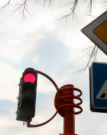 В Кемерове на три часа отключат светофоры на перекрёстке Ленина — 9 Января