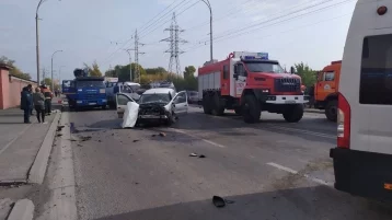 Фото: Три человека пострадали в жёстком ДТП с 5 автомобилями в Кемерове 1