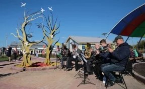 В Кемеровском районе открыли парк семейного отдыха с фонтаном