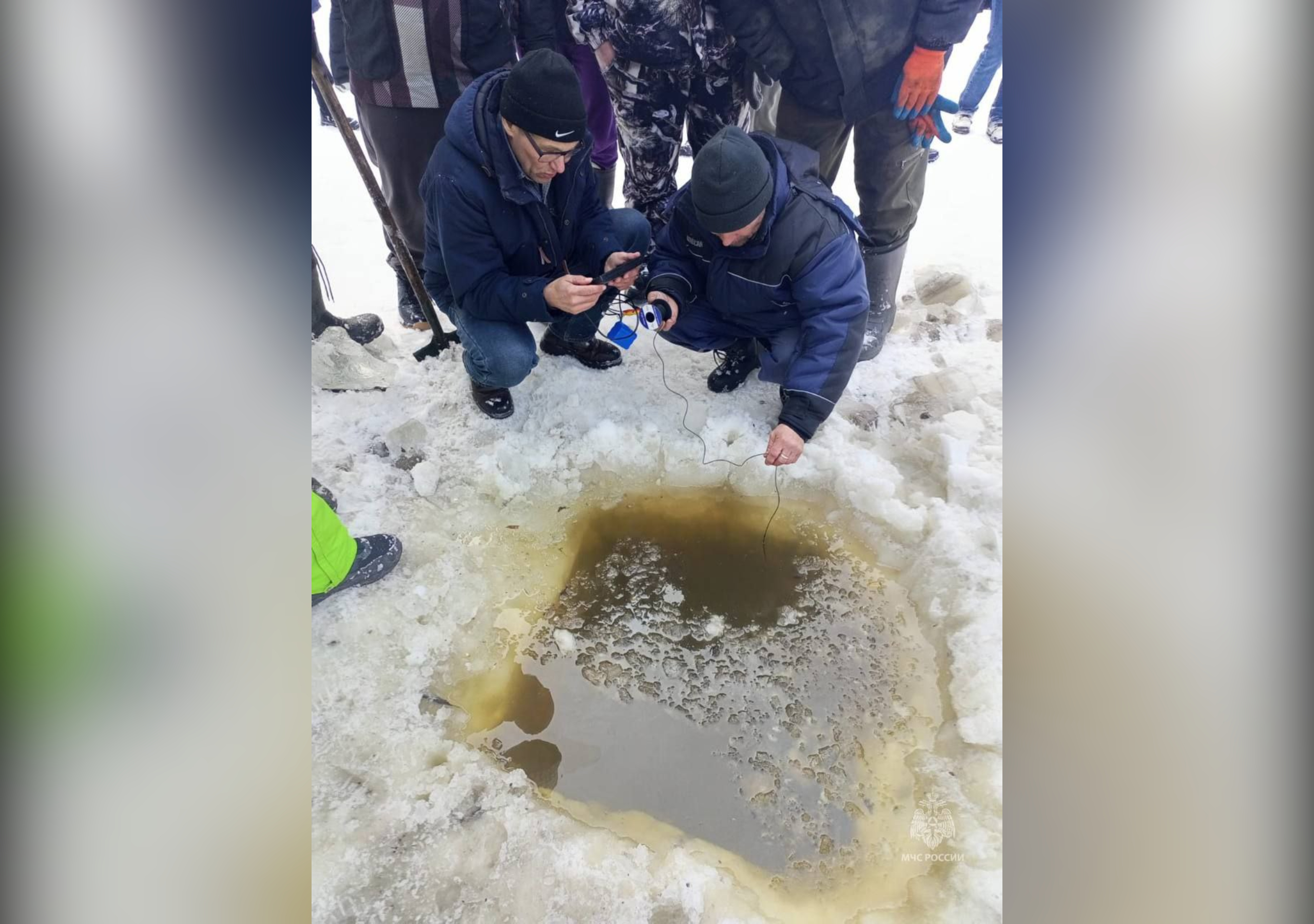 Водолазы подняли тело мальчика, провалившегося в полынью в Барнауле