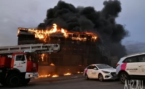 Стала известна сумма ущерба от пожара в кемеровском автосалоне