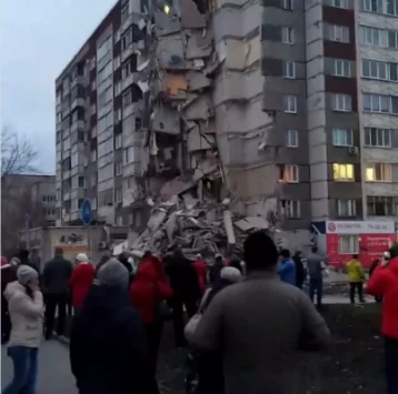 Фото: В Сети появилось видео с места обрушения многоэтажки в Ижевске 1