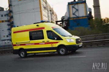 Фото: Бригада медиков эвакуировала из Омска жителя Кузбасса 1