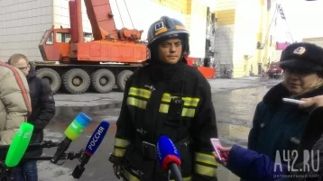 Фото: «Внутри были дети»: первый прибывший на место пожарный рассказал о ЧП в «Зимней вишне» 1