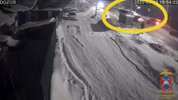 Фото: В Кемерове несовершеннолетний водитель сбил пешеходов на «зебре» и уехал с места ДТП 1