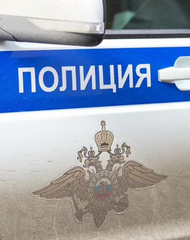 В Новокузнецке полицейские избили мужчину в служебном автомобиле