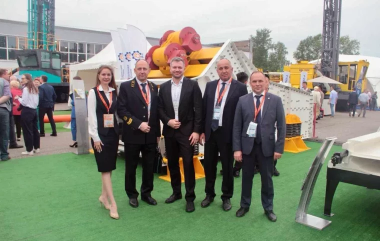 Фото: Губернатор Кузбасса высоко оценил работу сервисных предприятий «СУЭК-Кузбасс» 5