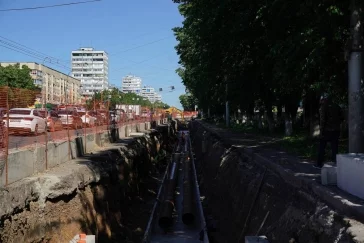 Фото: Провал в асфальте и невидимый светофор: Дмитрий Анисимов отреагировал на жалобы кемеровчан 2