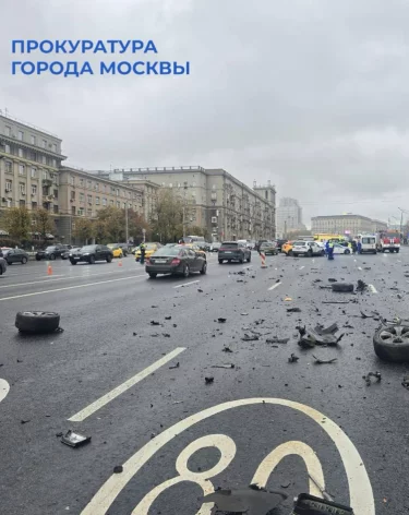 В массовом ДТП на Кутузовском проспекте в Москве пострадали 4 человека