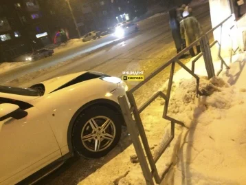 Фото: В Кемерове произошло ДТП с маршруткой: пострадали пассажиры 4