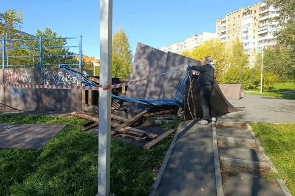 В Кемерове вандалы повредили площадку для скейтеров на ФПК