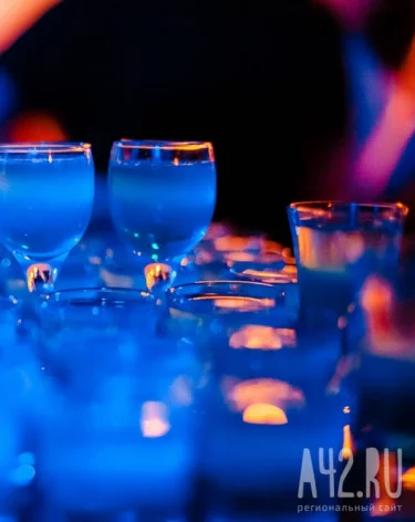 Новокузнечанин в ресторане во время ссоры из-за музыки повредил чужой телефон