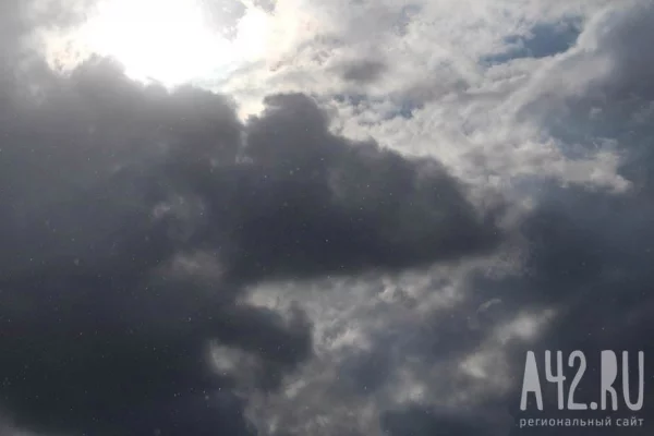  В Таганроге в результате воздушной атаки повреждены 12 многоквартирных и 27 частных домов