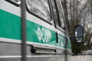 Фото: В Кузбассе приставы приостановили деятельность химико-бактериологической лаборатории 1