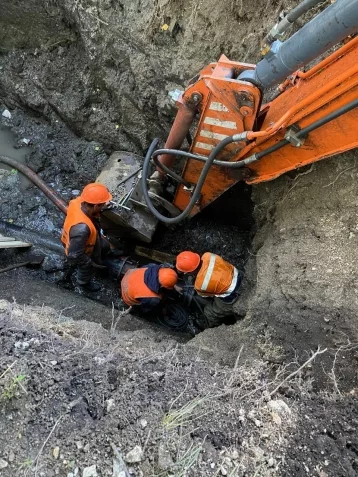 Фото: В Кузбассе жители 40 улиц и переулков остаются без воды из-за крупного порыва 1