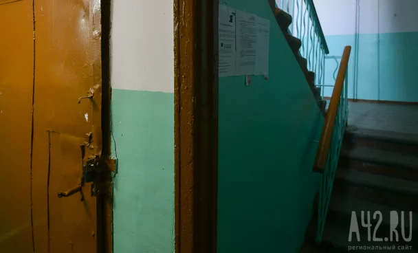 Житель Калининградской области надругался над девочкой в подъезде
