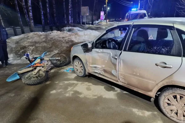 В Костромской области в ДТП с мотоциклом пострадали 2 подростка