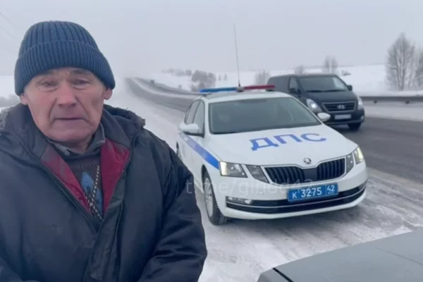 Сотрудники Госавтоинспекции помогли водителю на трассе «Кемерово — Новокузнецк»