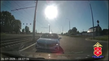 Фото: В Кемерове таксист лишился 7500 рублей за выезд на встречную полосу 1